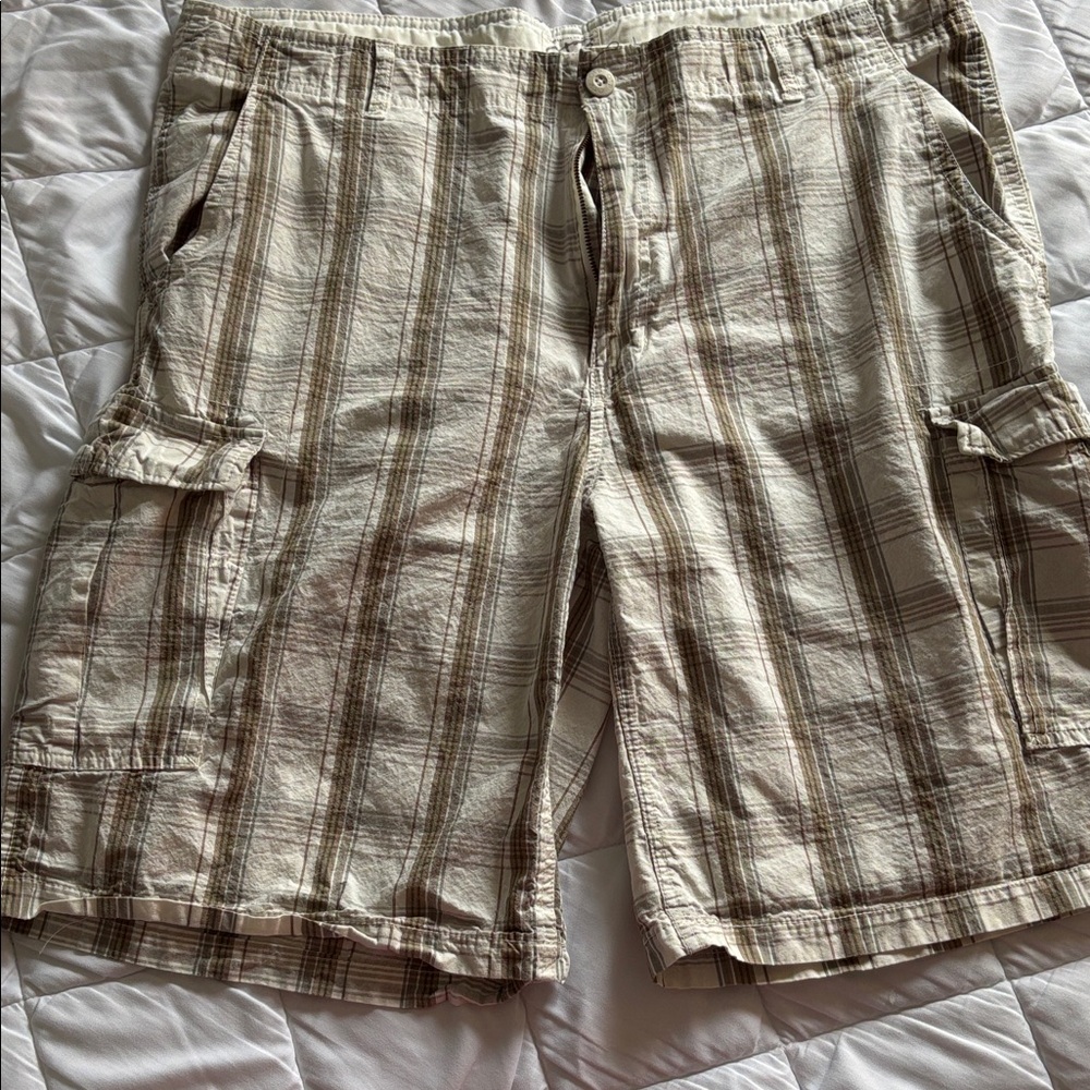 Men's Beige Plaid Cargo Shorts